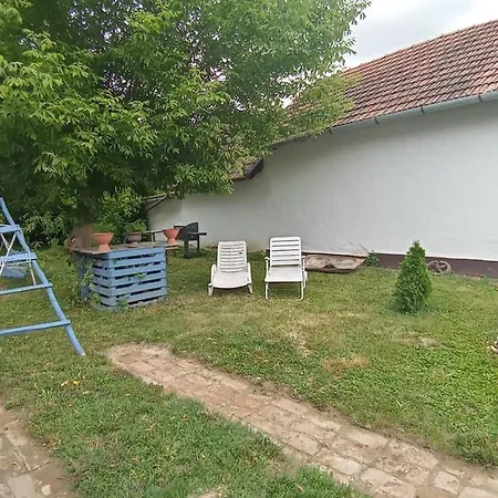 Cherry Apartman Holiday home