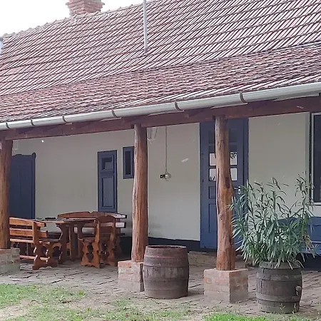 Cherry Apartman Holiday home *